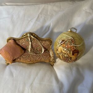 Ornate Gold and Tan Decorative Set